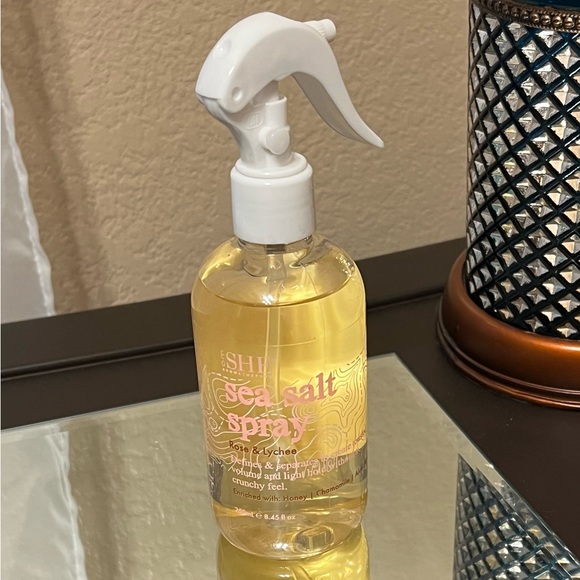 She Sea Salt Spray Rose & Lychee 8.45 fl  oz to get textured hair day at beach - Picture 1 of 10